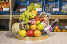 Vers fruit en manden aan huis bezorgd